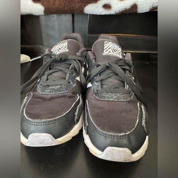 Adidas sneakers  - Picture 2 of 5